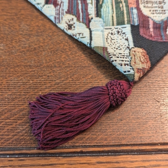 Vintage OOAK Wine Bottle Motif Tapestry Table Runner with Tassels - Picture 9 of 12